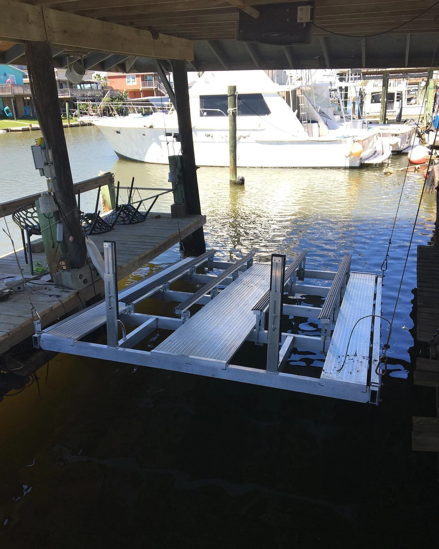 Pontoon boat top lift cradle